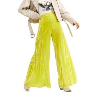 FREE PEOPLE womens size 0 lime green Say La Vie Wide Leg Velvet high rise Pants